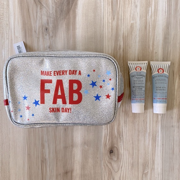 ❤️ First Aid Beauty Skincare Bundle NWOT - Picture 1 of 7
